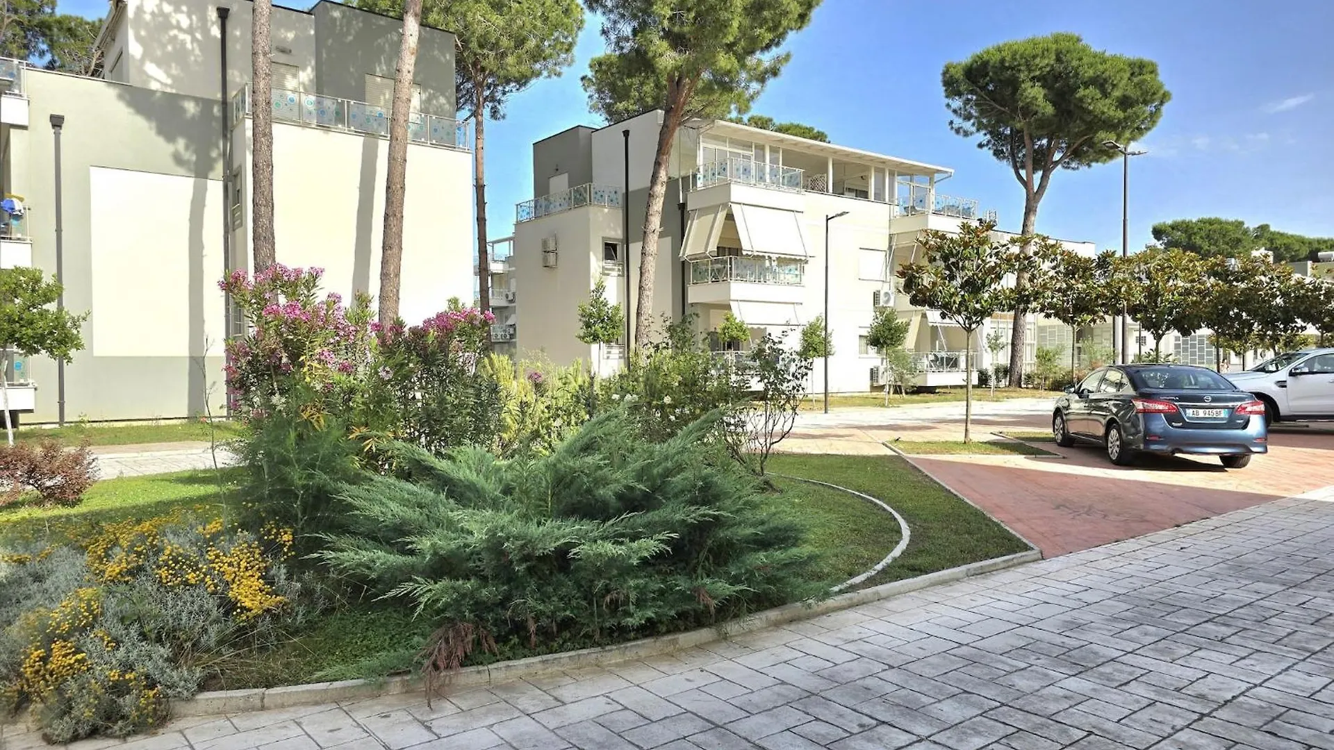Апартаменты Elegant Penthouse With Huge Terrace Plazhi San Pietro Албания