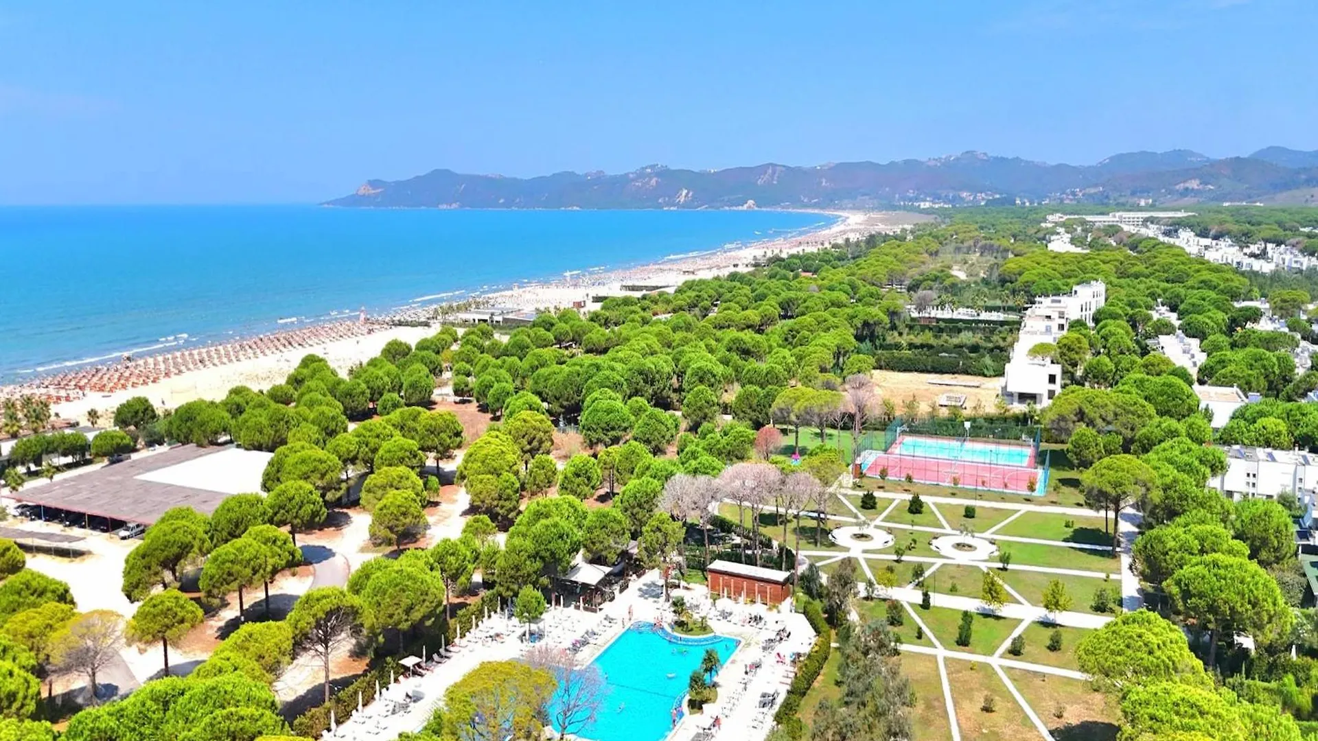 Апартаменты Elegant Penthouse With Huge Terrace Plazhi San Pietro